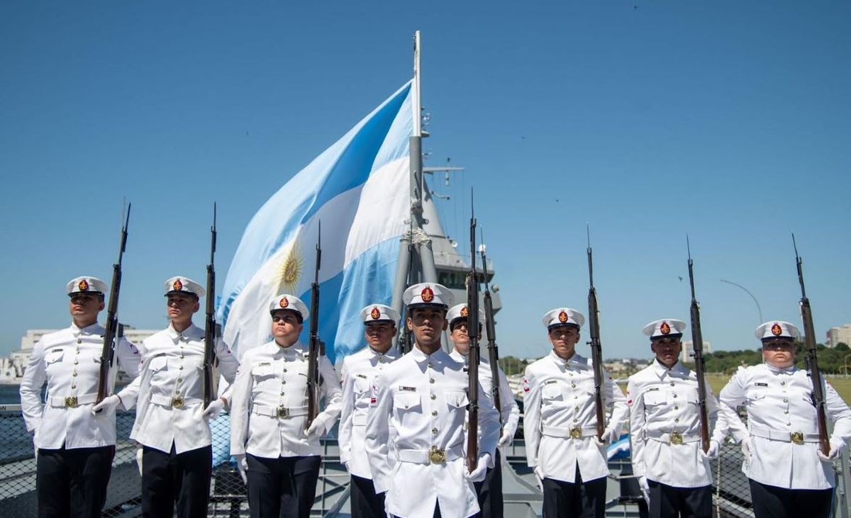 Los tripulantes del Contraalmirante Cordero. Los tripulantes del Contraalmirante Cordero.