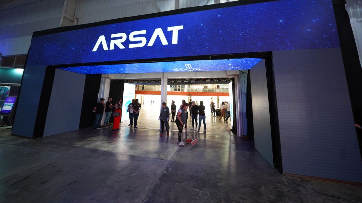 ARSAT en el evento Smart City de Santiago del Estero. ARSAT en el evento Smart City de Santiago del Estero.