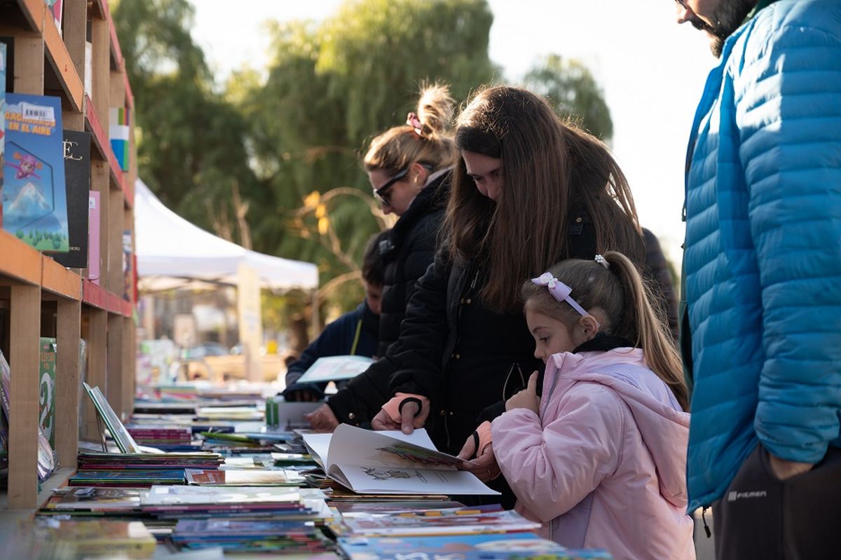 Costarelli presentó en Godoy Cruz una agenda de invierno recargada de cultura, arte y diversión Costarelli presentó en Godoy Cruz una agenda de invierno recargada de cultura, arte y diversión 
