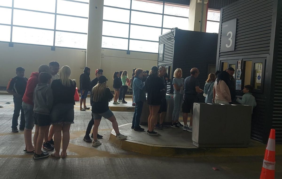 Poco egreso de turistas hacia Argentina. Imagen de este sábado 13 de diciembre. Poco egreso de turistas hacia Argentina. Imagen de este sábado 13 de diciembre.