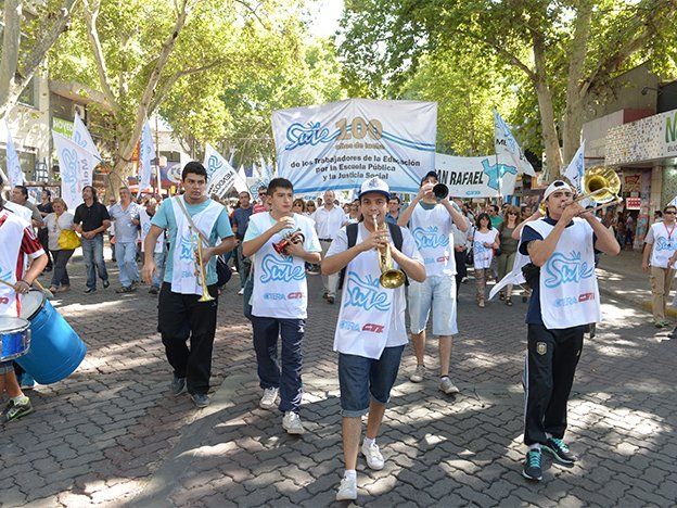El Sute inició su medida de fuerza de dos días con 90 por ciento de acatamiento en las escuelas