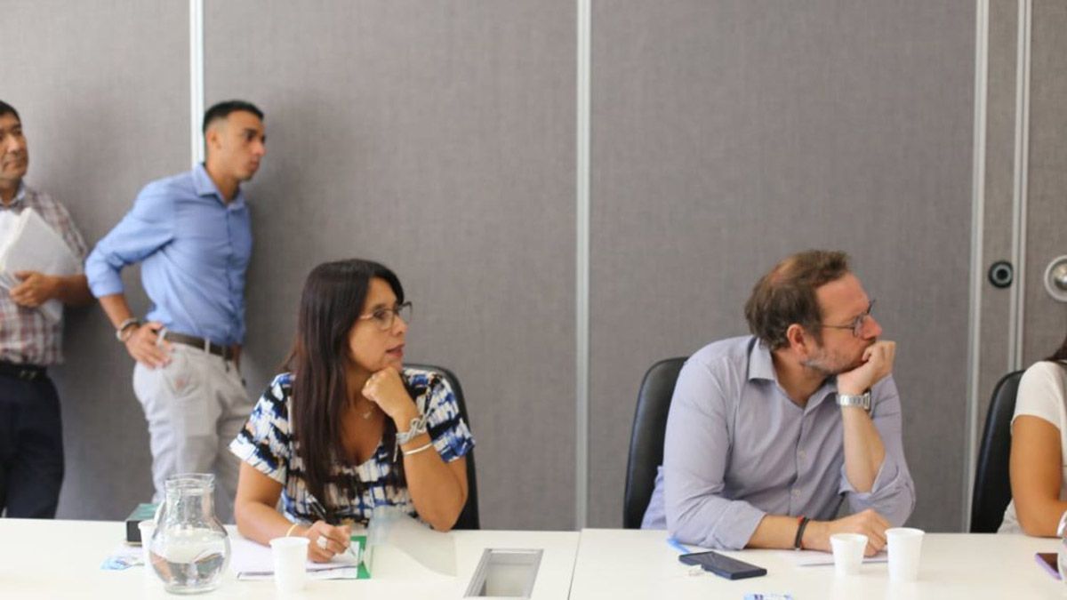 Lucas Ilardo pensativo. Fue cuando se trató en comisión el proyecto relacionado con la salud.