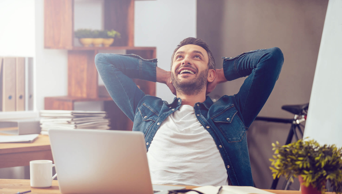 Toma nota de como ser feliz en el trabajo, según Harvard