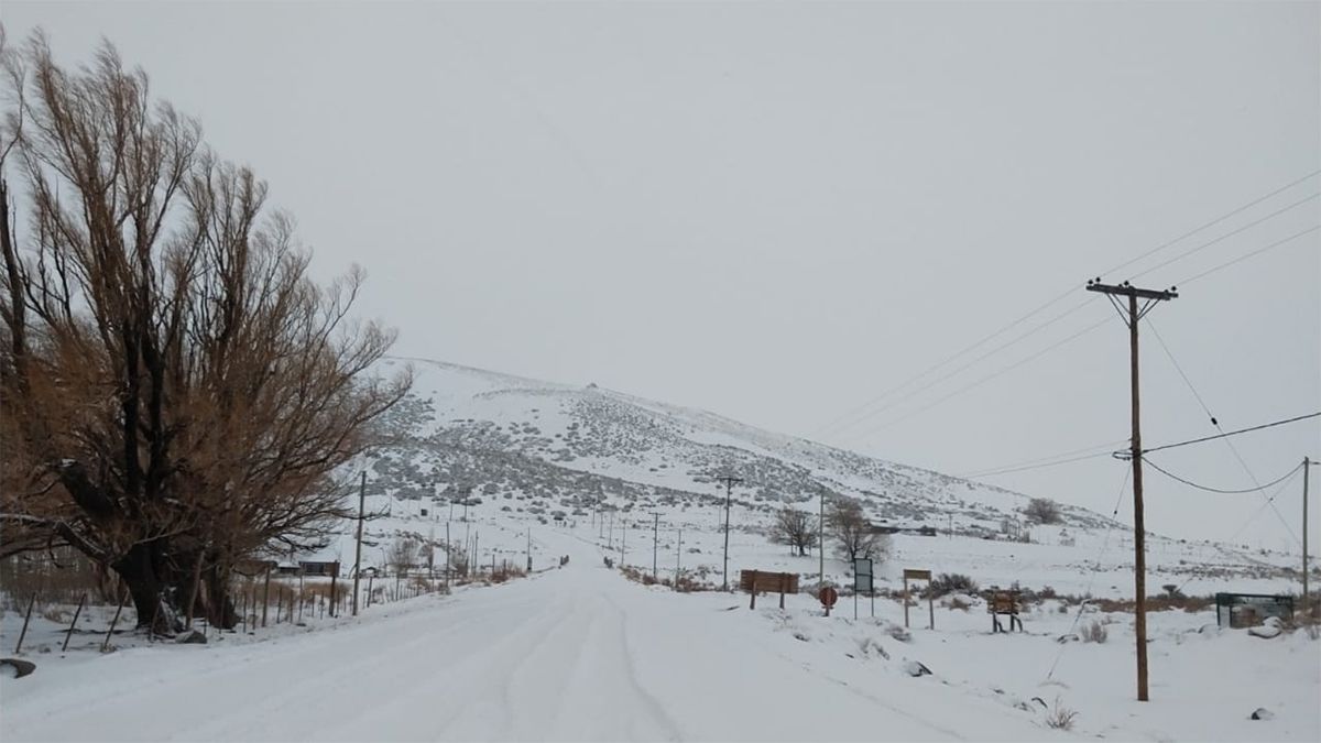 El temporal se extenderá por una semana en Malargüe y Defensa Civil recomienda no subir a la montaña si no es estrictamente necesario El temporal se extenderá por una semana en Malargüe y Defensa Civil recomienda no subir a la montaña si no es estrictamente necesario