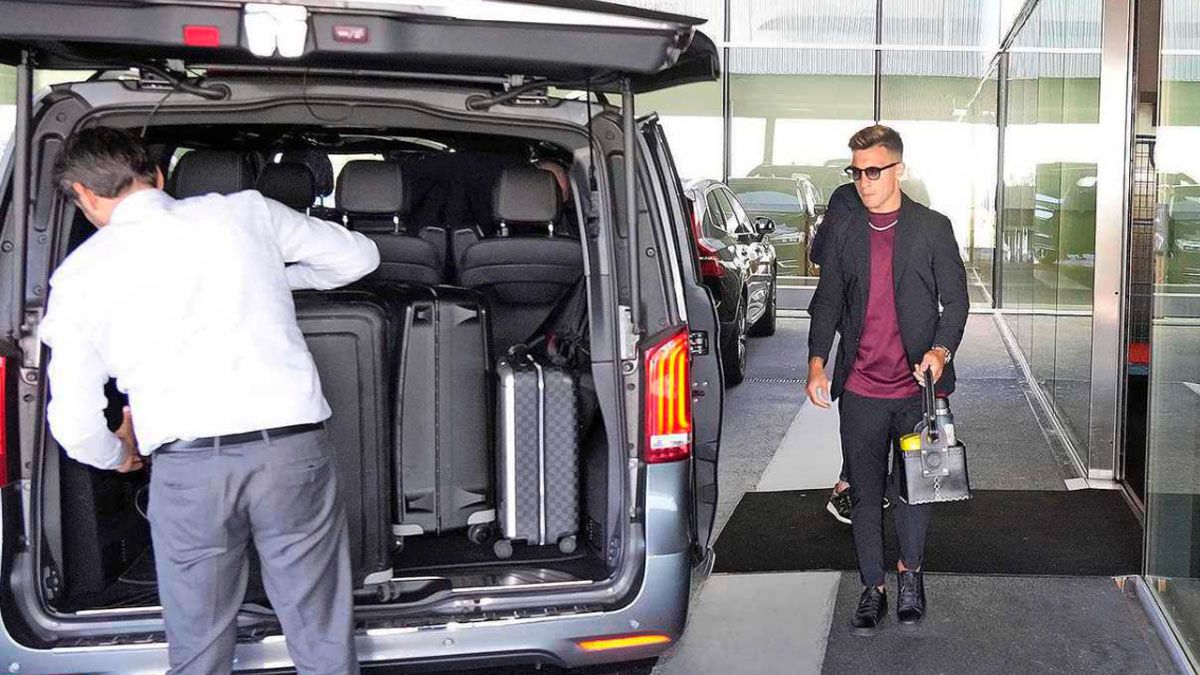 Martínez en Amsterdam antes de partir rumbo a Inglaterra