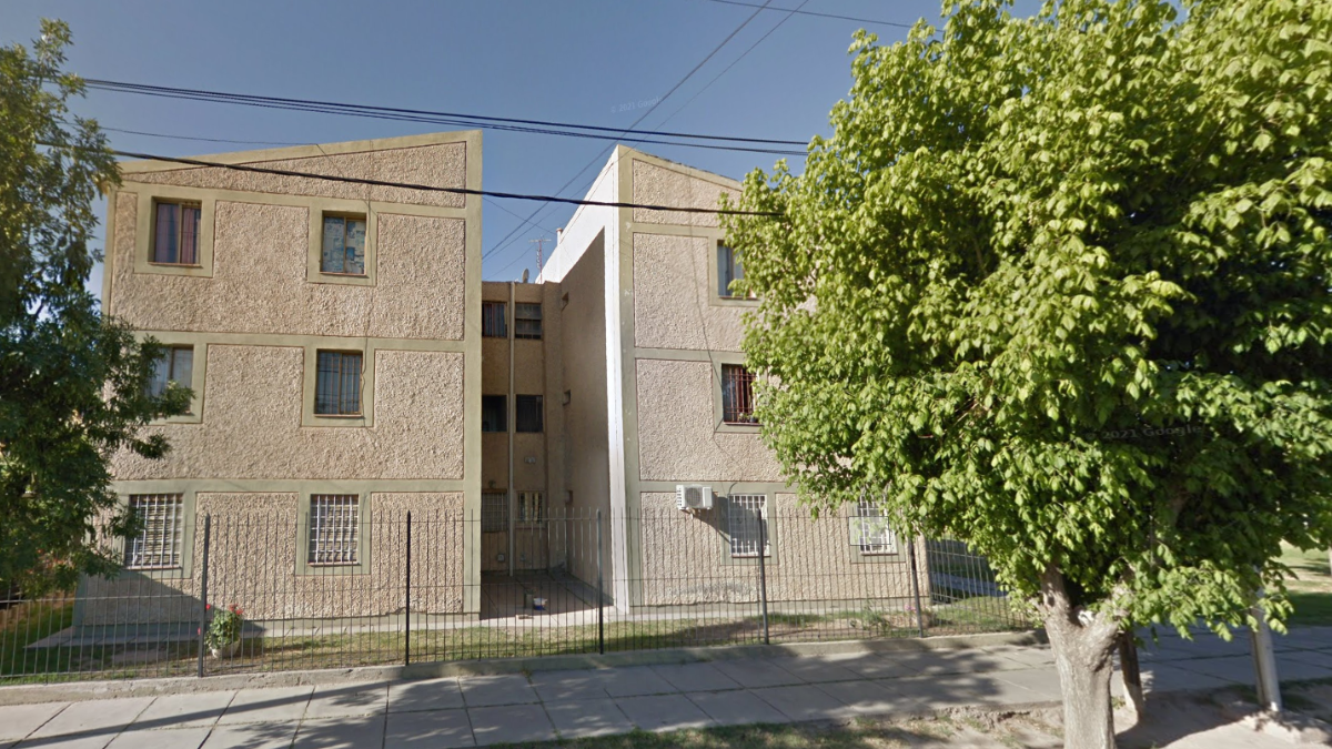 El problema de agua potable, de los vecinos del barrio de Villa Nueva, reside en que la cisterna no tiene la presión suficiente.