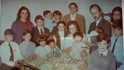 Elsa, radiante y feliz en el Hospital Español. Fue el 25 de agosto de 1971 cuando la maternidad celebraba 25 años de existencia. Junto a ella, su esposo y sus 15 hijos, todos nacidos allí.