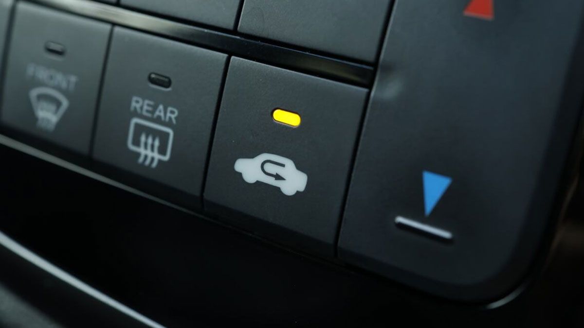 El botón de recirculación de aire del auto tiene una funcionalidad que no todo el mundo conoce y es muy útil.