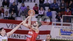 Unión superó a Comunicaciones y estiró la serie a un cuarto partido en el TNA
