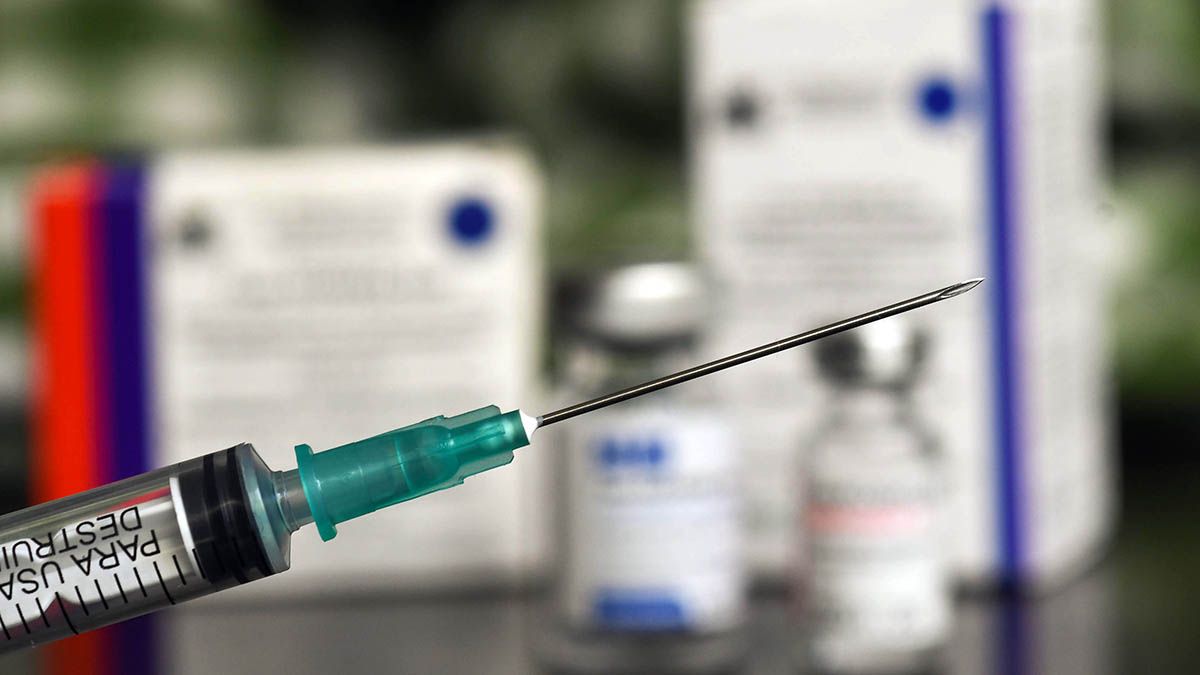 Los primeros participantes de las pruebas de la vacuna contra el coronavirus Sputnik Light fueron inoculados este sábado.