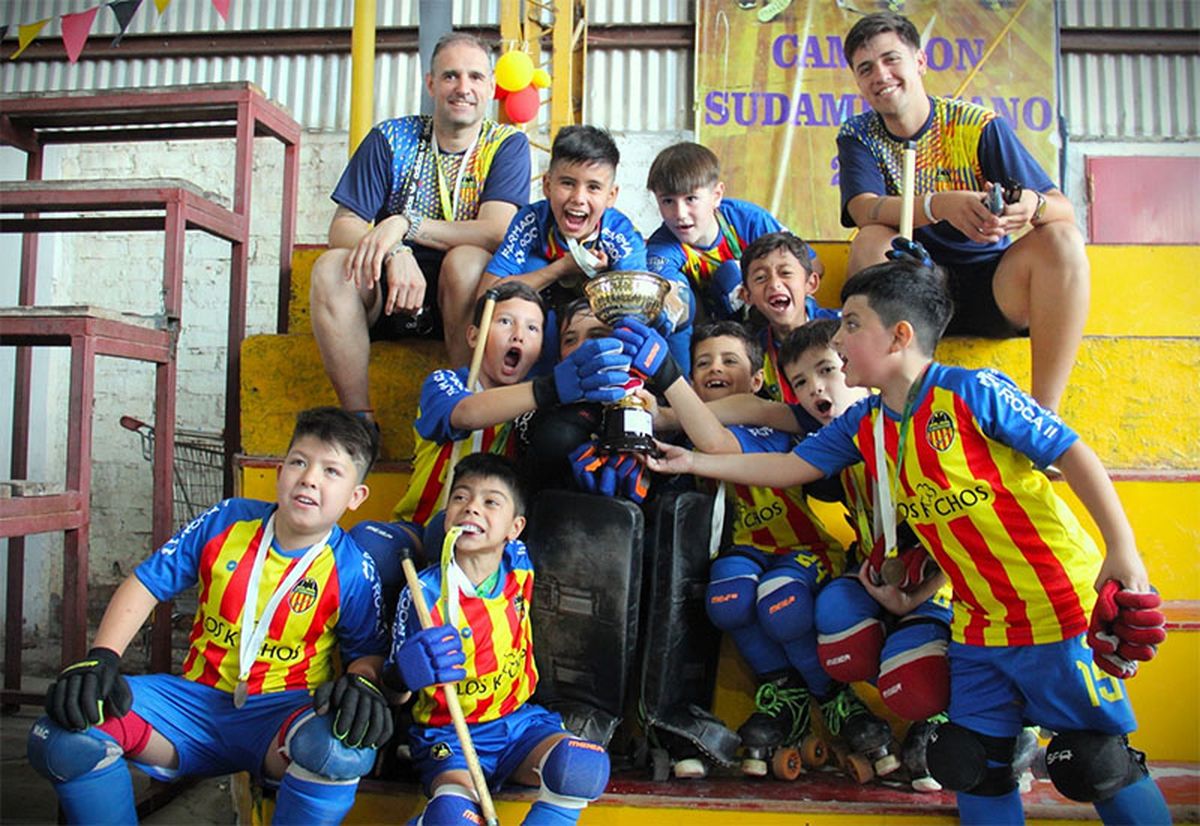 Valenciano fue segundo de la Copa de Plata en mini. Valenciano fue segundo de la Copa de Plata en mini.