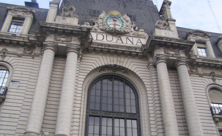 La Aduana denunció a una empresa mendocina por subfacturar exportaciones a Chile