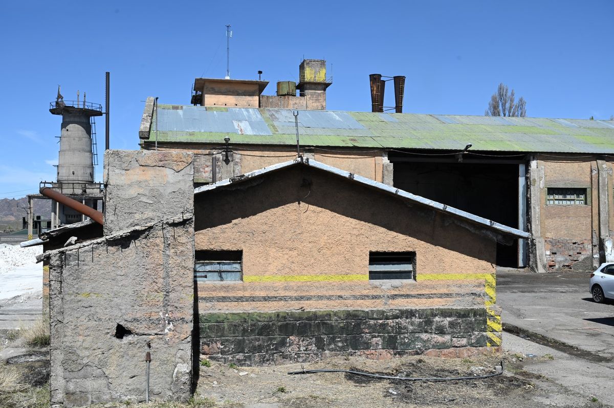 El proyecto del Nodo M+ desarrollará obras en los antiguos galpones de la ex fábrica Grassi, que hoy son propiedad de la Municipalidad de Malargüe. El proyecto del Nodo M+ desarrollará obras en los antiguos galpones de la ex fábrica Grassi, que hoy son propiedad de la Municipalidad de Malargüe.