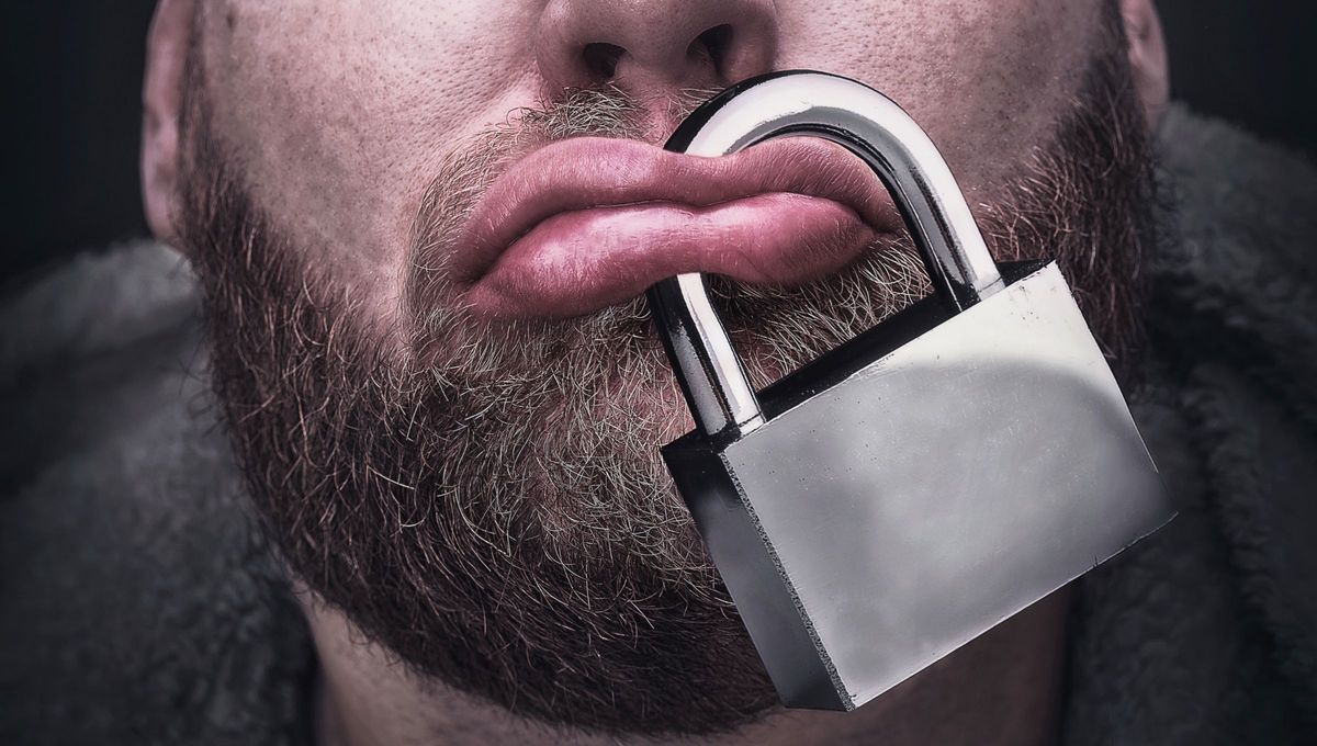 «El sabio guarda silencio cuando las palabras no construyen». «El sabio guarda silencio cuando las palabras no construyen».