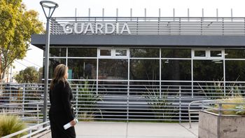 Un hombre está grave tras dispararse 3 veces en un juzgado de Familia Un hombre está grave tras dispararse 3 veces en un juzgado de Familia