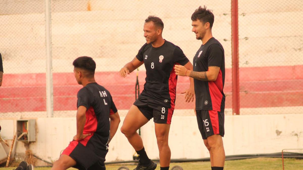 Huracán Las Heras, el equipo de Gabriel Vallés debutará de visitante ante Ciudad de Bolívar.