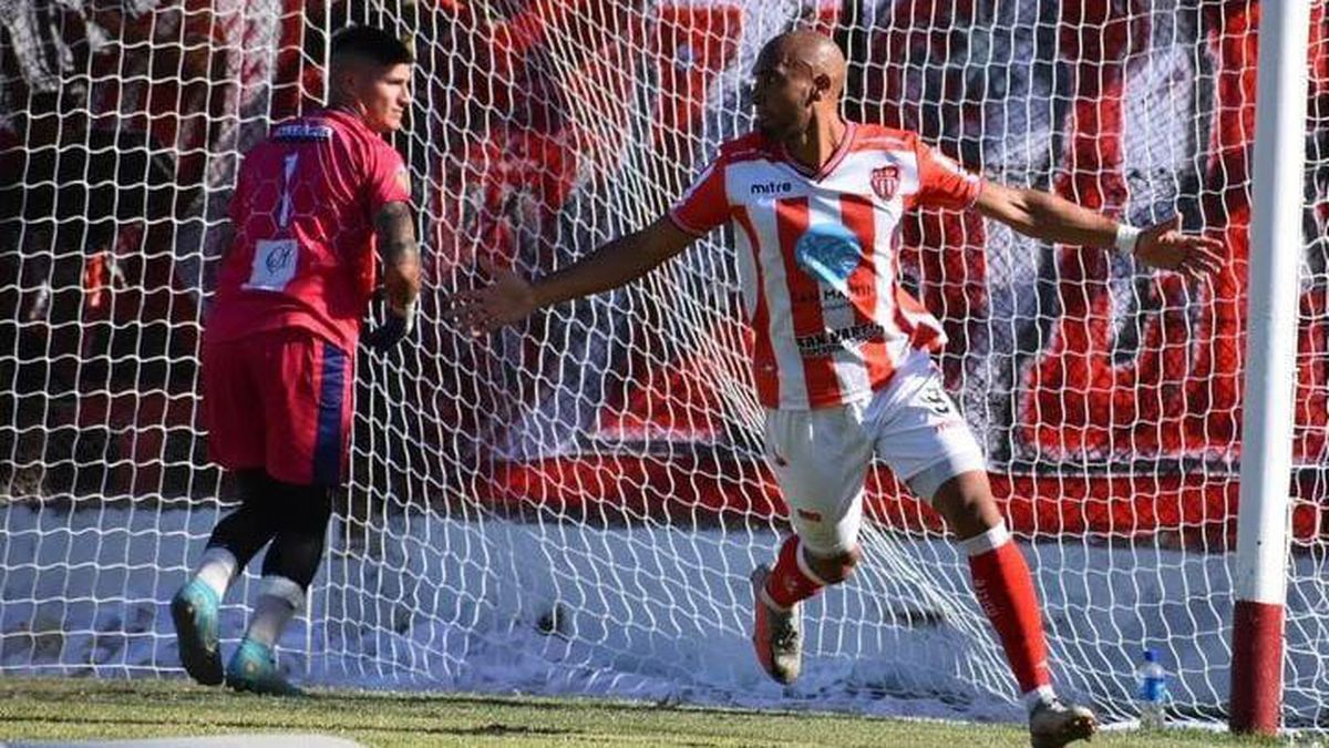 Cristian Campozano, el goleador del Atlético San Martín.