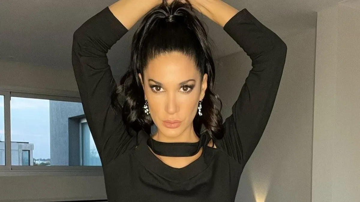 Silvina Escudero confirma que el hilo dental ultra XS se lleva en transparencias redcore