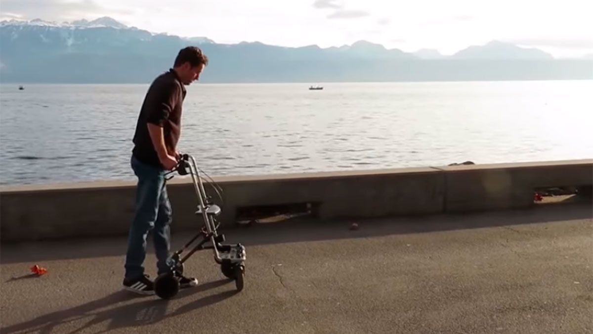Michel, el italiano que dejó su silla de ruedas y volvió a caminar.