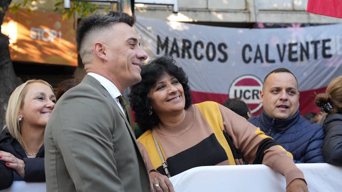 La lista Adelante radicales se presentó para competir en la interna de la UCR frente a la lista del oficialismo, liderado en Guaymallén por Marcos Calvente. La lista Adelante radicales se presentó para competir en la interna de la UCR frente a la lista del oficialismo, liderado en Guaymallén por Marcos Calvente.
