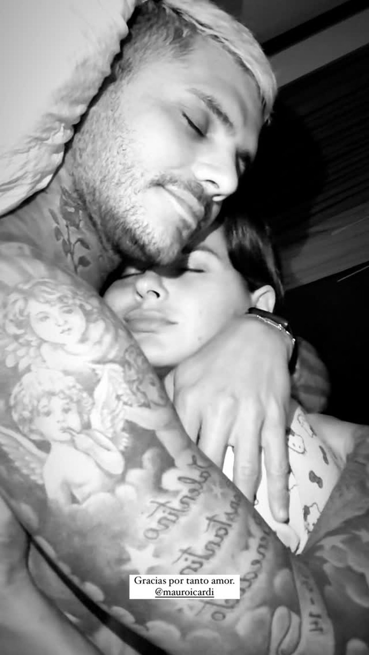 Wanda Nara y L-Gante estrenaron tema y la China Suárez respondió desde la cama. Wanda Nara y L-Gante estrenaron tema y la China Suárez respondió desde la cama.