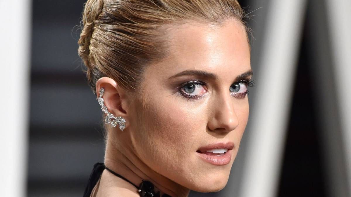 Allison Williams protagoniza la película de Netflix M3GAN. Foto: Getty Images.