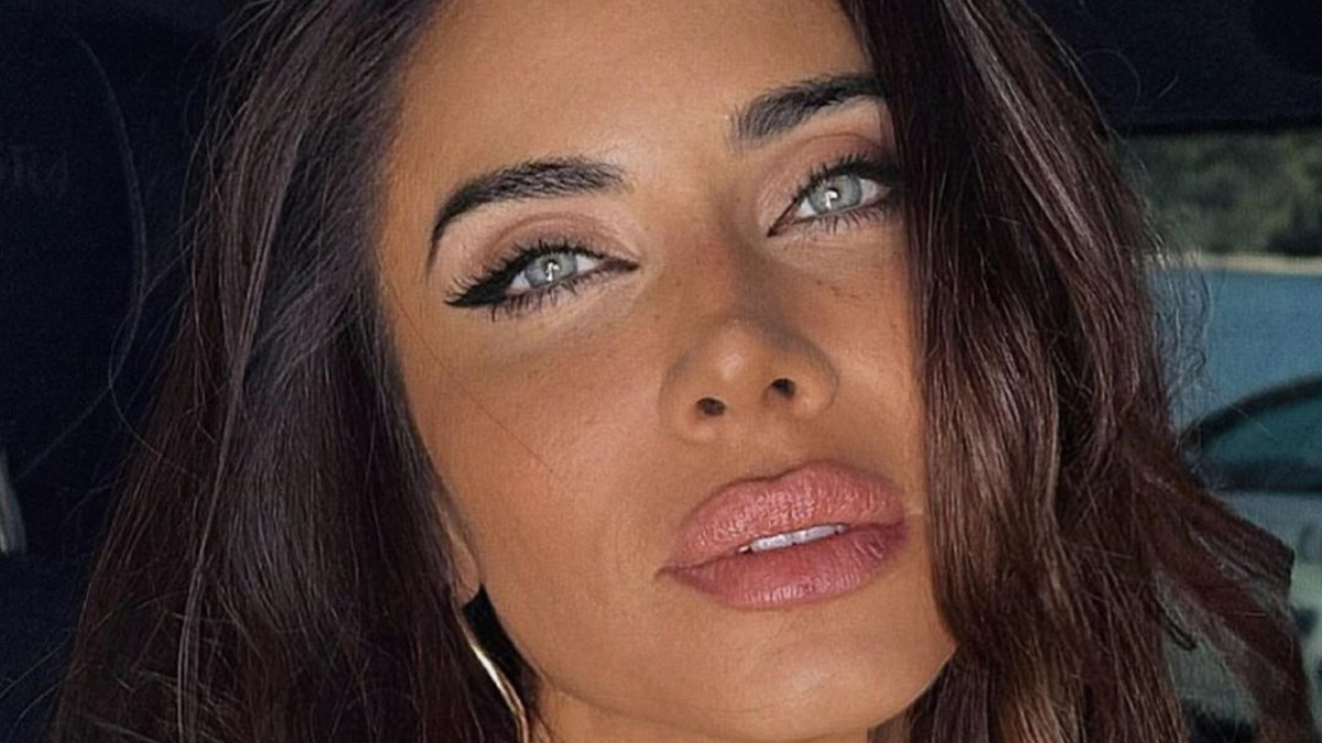 Pilar Rubio lleva un make up delicado y eleva sus labios y ojos al resaltarlos. Pilar Rubio lleva un make up delicado y eleva sus labios y ojos al resaltarlos.