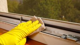 Cómo limpiar los rieles de las ventanas y dejarlos como nuevos con este truco casero