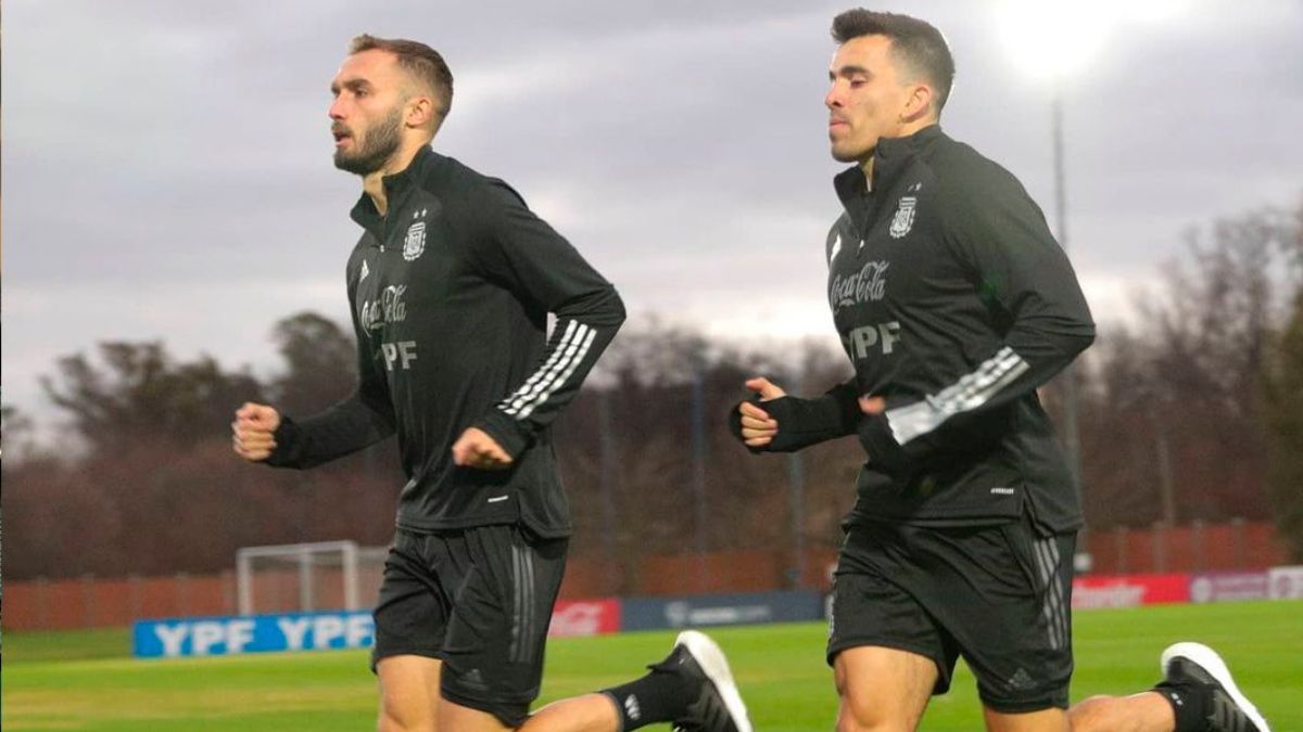 Acuña y Pezzella, los dos apuntados por Scaloni.