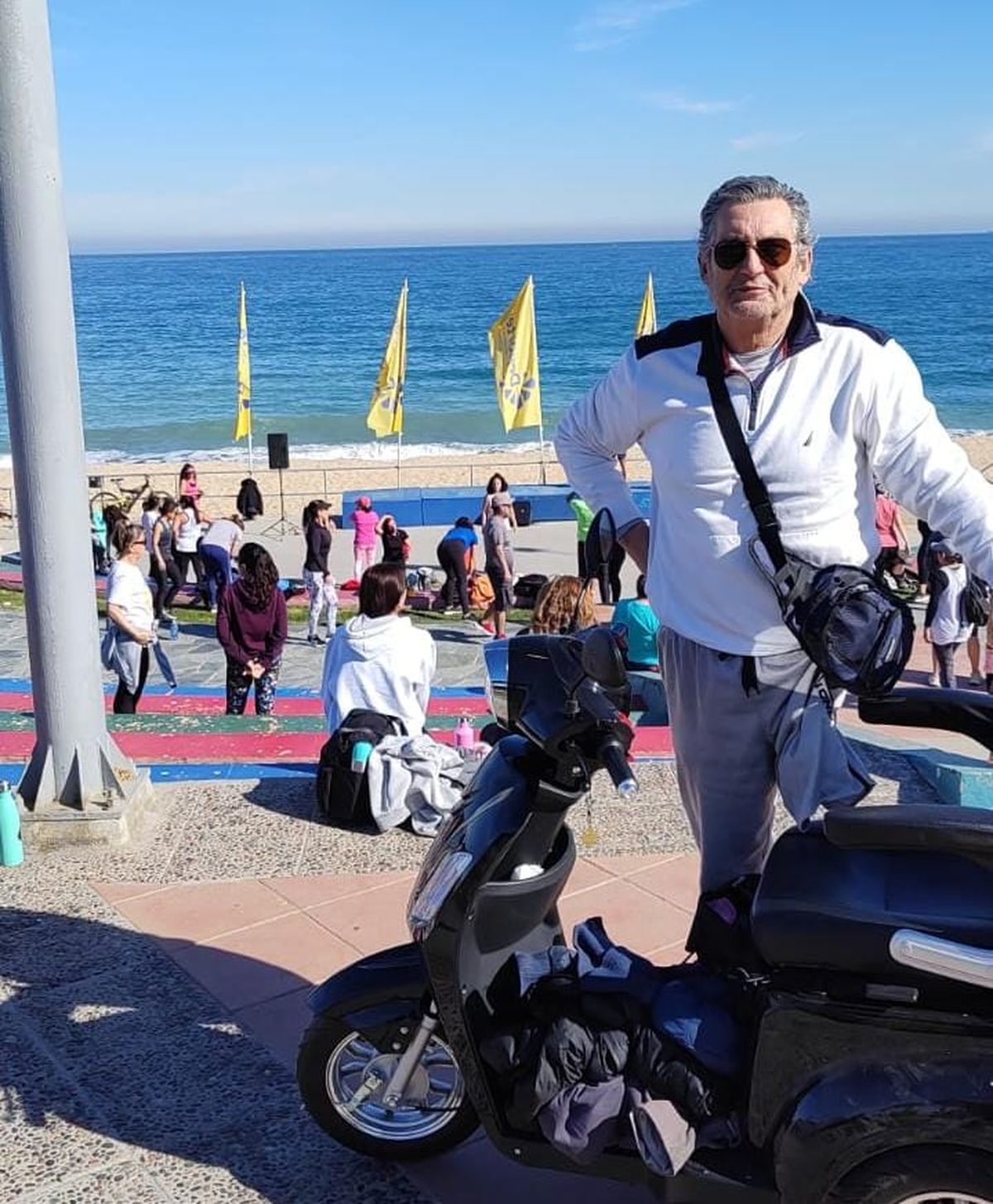 Miguel Ripa volvió a Reñaca este verano y anduvo en su moto adaptada. Miguel Ripa volvió a Reñaca este verano y anduvo en su moto adaptada.