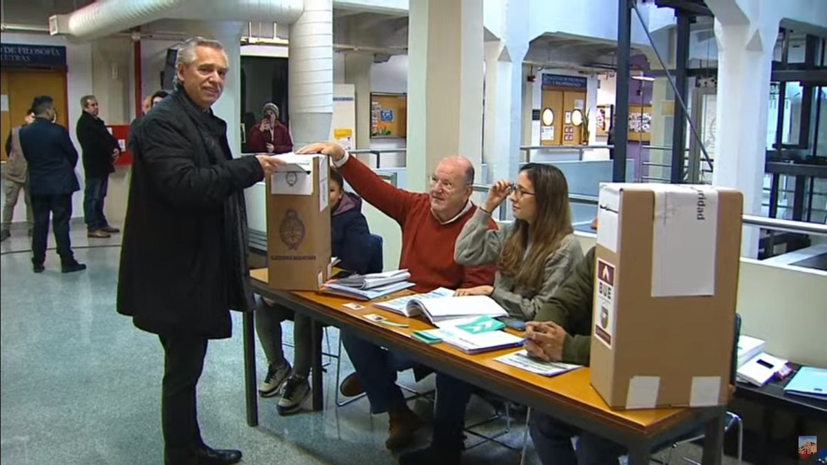 El Presidente votó cerca de las 10.30 de la&nbsp; mañana.