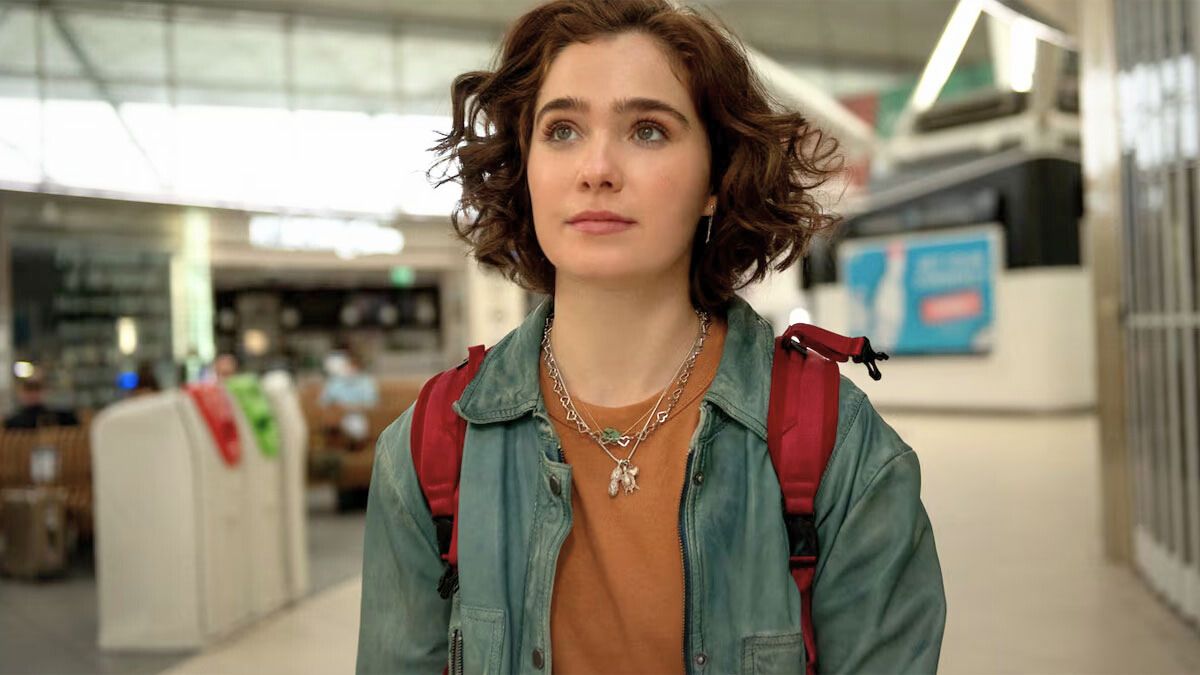 La actriz Haley Lu Richardson interpreta a Hadley Sullivan en la película de Netflix.