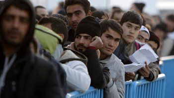 Bajó la llegada de refugiados a Europa en los últimos meses, pero podrían ser un millón en 2015