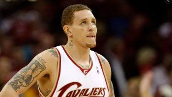 En pocos años pasó de jugar en la NBA a ser un indigente que vive en la calle
