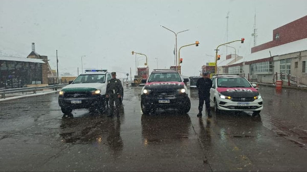 El Paso Cristo Redentor estuvo cerrado durante el domingo, pero este lunes volvió a la normalidad.