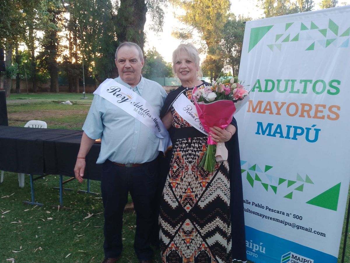 La feliz pareja de Eduardo y Liliana, ahora se prepara para la gran final, camino al reinado provincial. La feliz pareja de Eduardo y Liliana, ahora se prepara para la gran final, camino al reinado provincial.