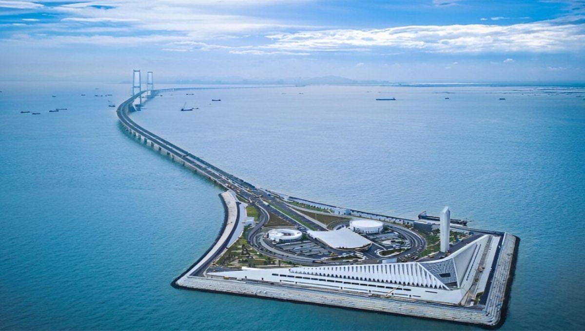 El túnel submarino más largo de China es vital para el puente más largo del mundo construido sobre el mar