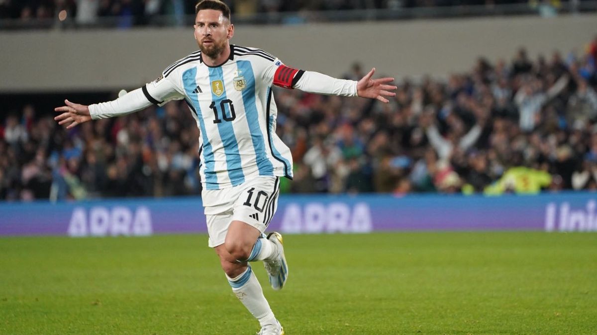 Lionel Messi está ternado al Premio The Best junto a Julián Álvarez Lionel Messi está ternado al Premio The Best junto a Julián Álvarez