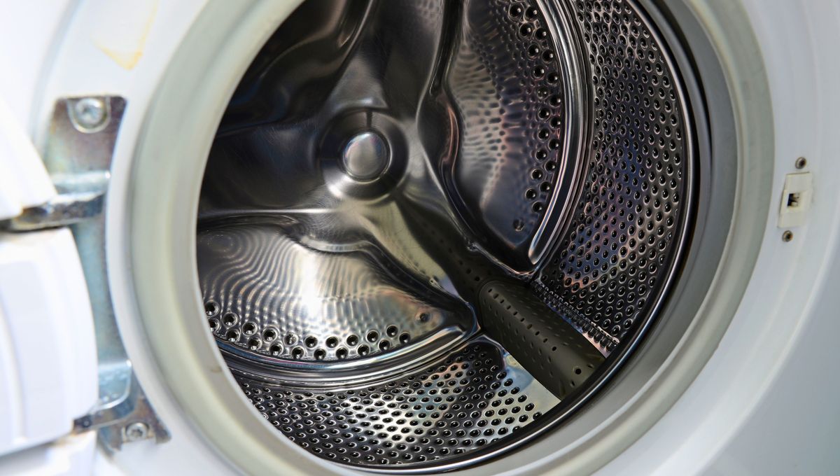 Si el tambor del lavarropas no se limpia regularmente, pueden aparecer hongos, malos olores, acumulación de minerales y mugre en general. Si el tambor del lavarropas no se limpia regularmente, pueden aparecer hongos, malos olores, acumulación de minerales y mugre en general. 