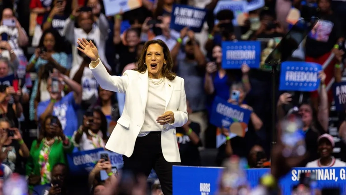 Kamala Harris dio su primera entrevista para televisión y eligió a la cadena CNN para hacerlo. Crédito: EFE.