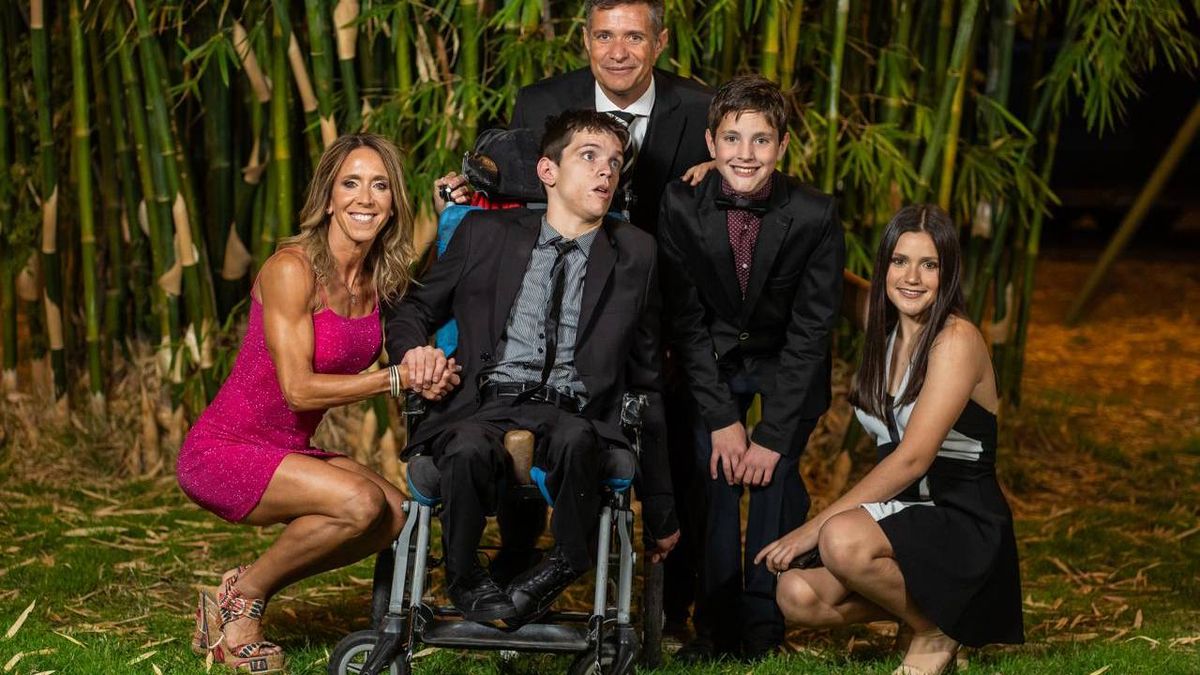 "En casa me enseñaron que no todos tienen herramientas para abordar a una persona con discapacidad. Y es muy fácil", dijo Valentina. "En casa me enseñaron que no todos tienen herramientas para abordar a una persona con discapacidad. Y es muy fácil", dijo Valentina.