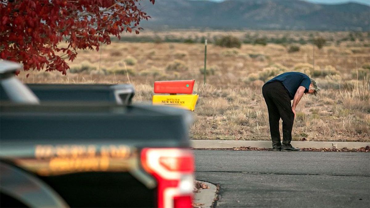 Cómo fue el momento en que Alec Baldwin mató a su compañera en el set de su&nbsp; película