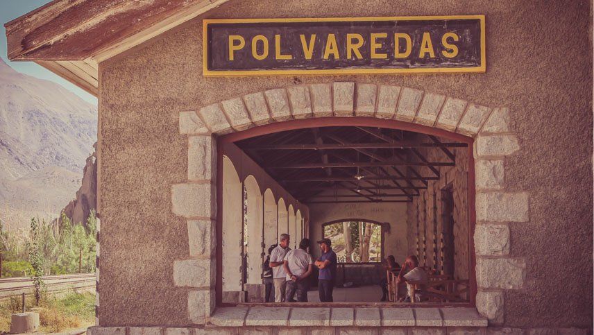 Saquearon la escuela de Polvaredas y los pobladores lo definen como un ultraje