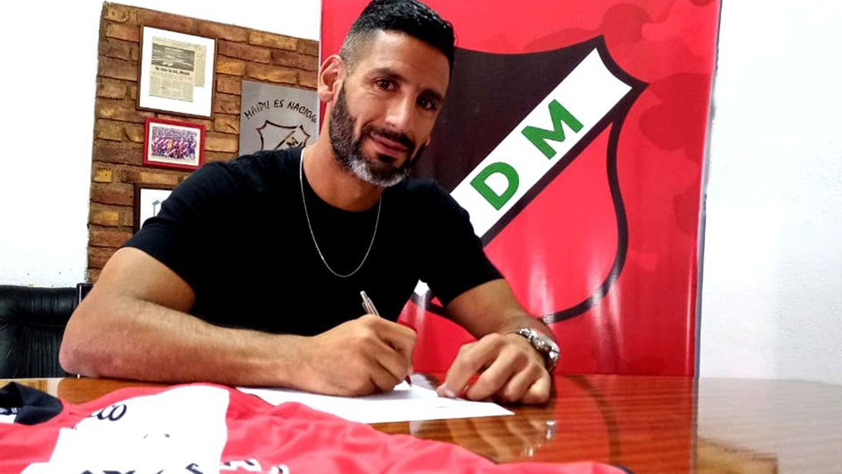 Damián De Hoyos firmó su contrato y es el primer refuerzo del Deportivo Maipú de cara a a la próxima temporada.