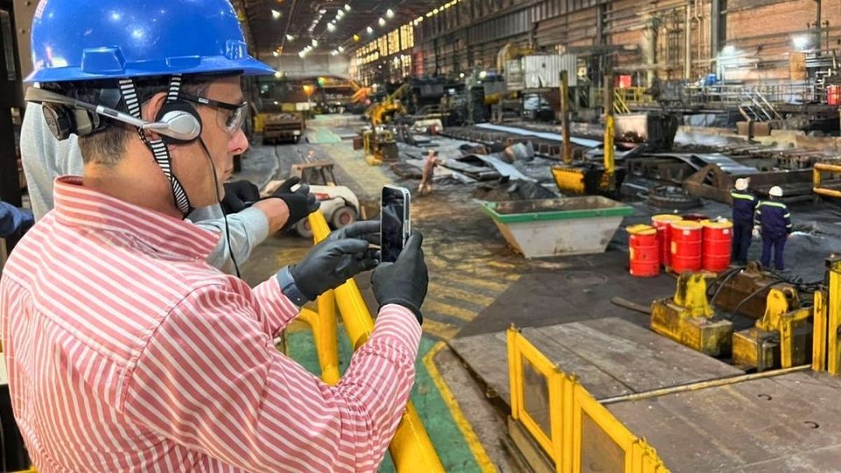 La operación forma parte de la salida de YPF de activos no estratégicos y busca concentrar inversiones en Vaca Muerta. La operación forma parte de la salida de YPF de activos no estratégicos y busca concentrar inversiones en Vaca Muerta.