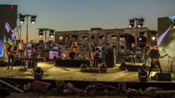 Por problemas con Ticketek, el Indio Solari liberó su show en YouTube