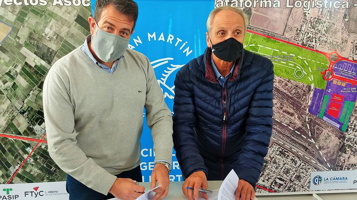 El ministro de Infraestructura, Mario Isgro, junto al intendente de San Martín, Raúl Rufeil.