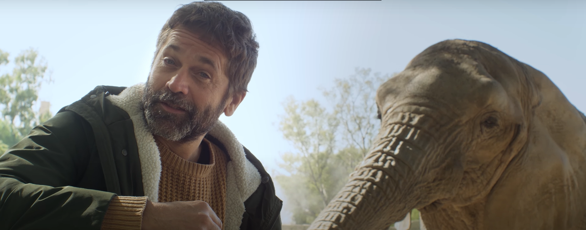 El actor y músico Nicolas Pauls protagonizará un documental junto a la elefanta africana Kenya. El actor y músico Nicolas Pauls protagonizará un documental junto a la elefanta africana Kenya.