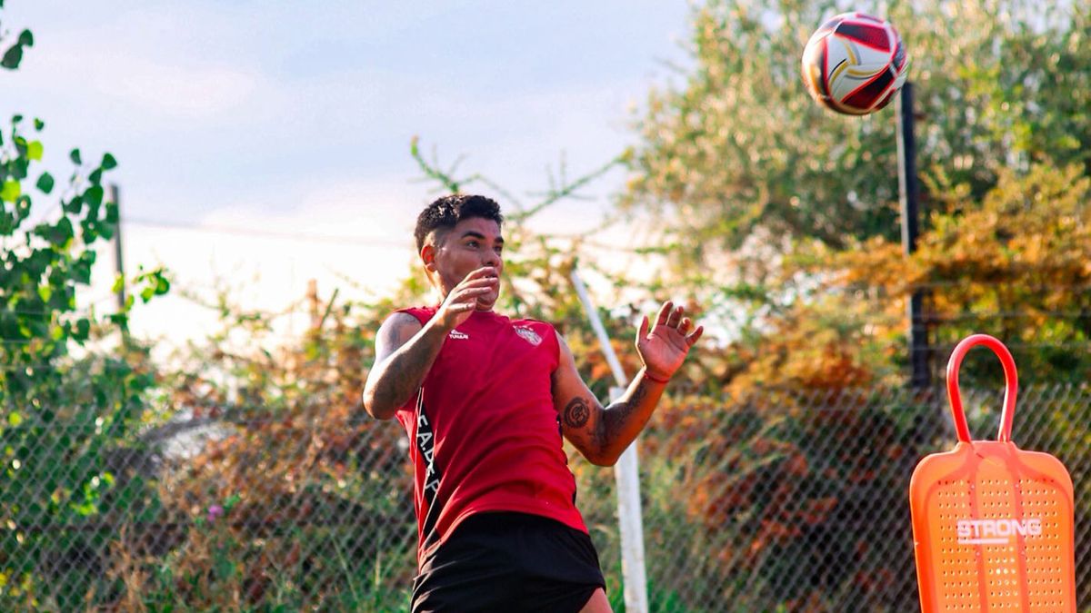 Ramón Lentini ya entrena en el equipo que dirige Diego Pozo.