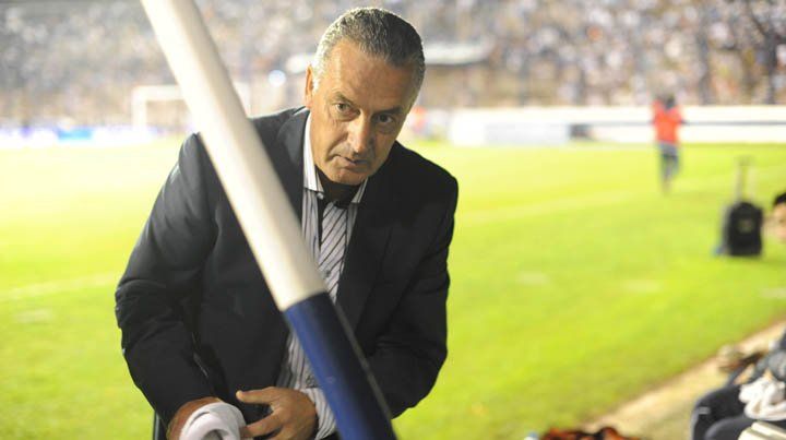 Le pone el pecho a la mala racha